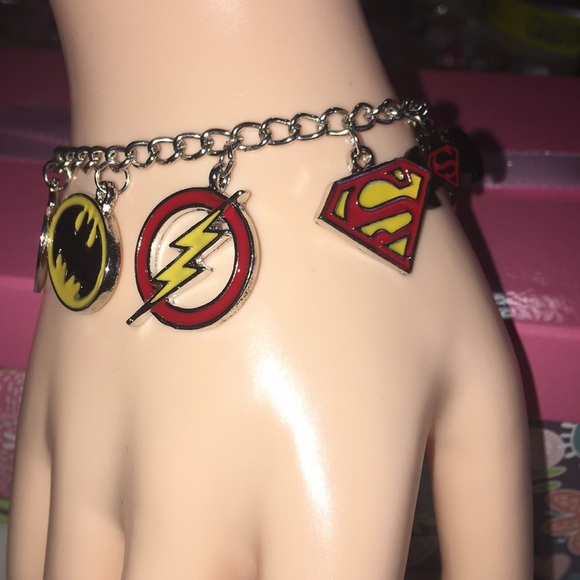 Silver Tone Justice league charms bracelet - Picture 5 of 8